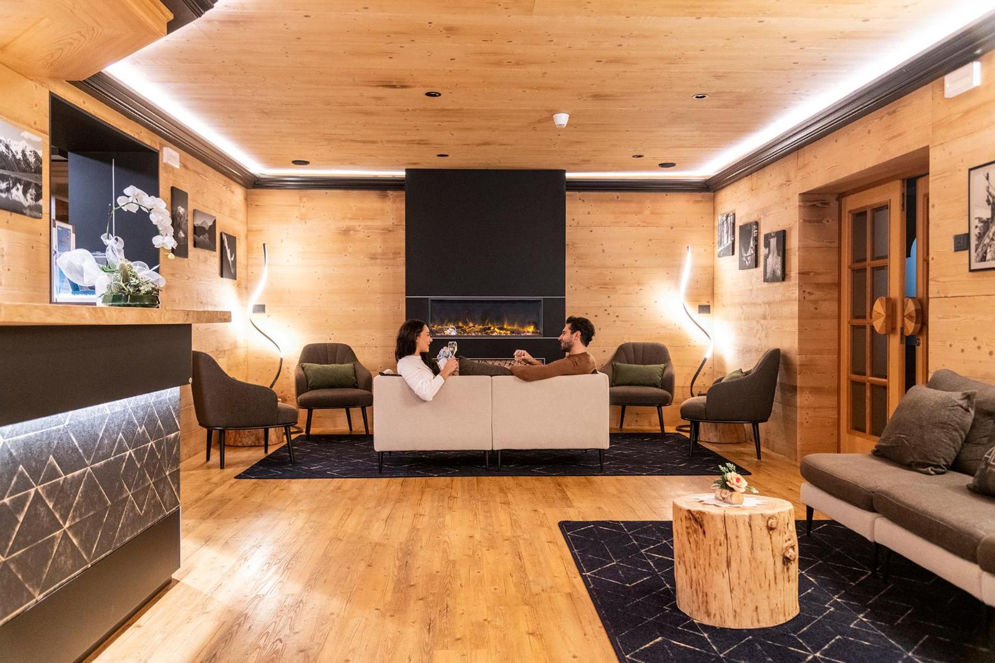 Hotel Alpino Wellness & Spa 페이오 폰티 외부 사진