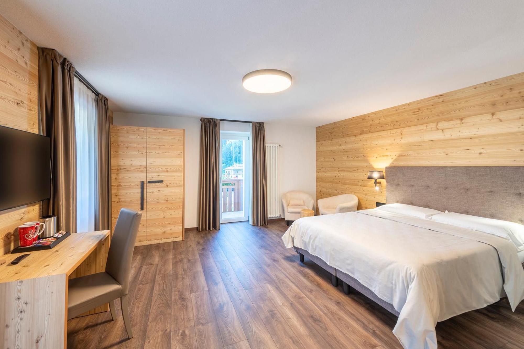 Hotel Alpino Wellness & Spa 페이오 폰티 외부 사진