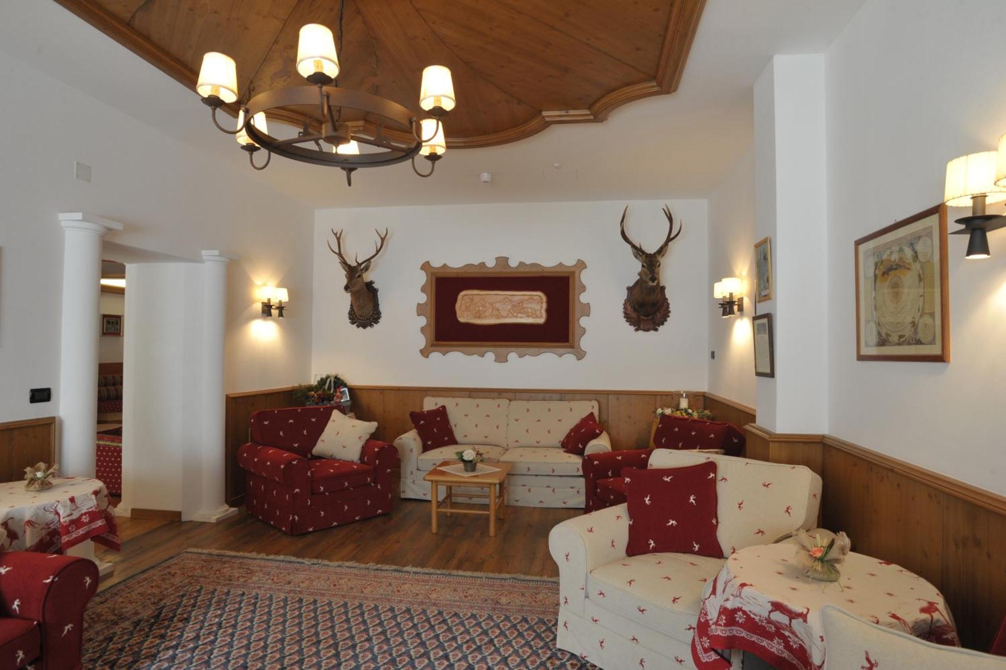 Hotel Alpino Wellness & Spa 페이오 폰티 외부 사진