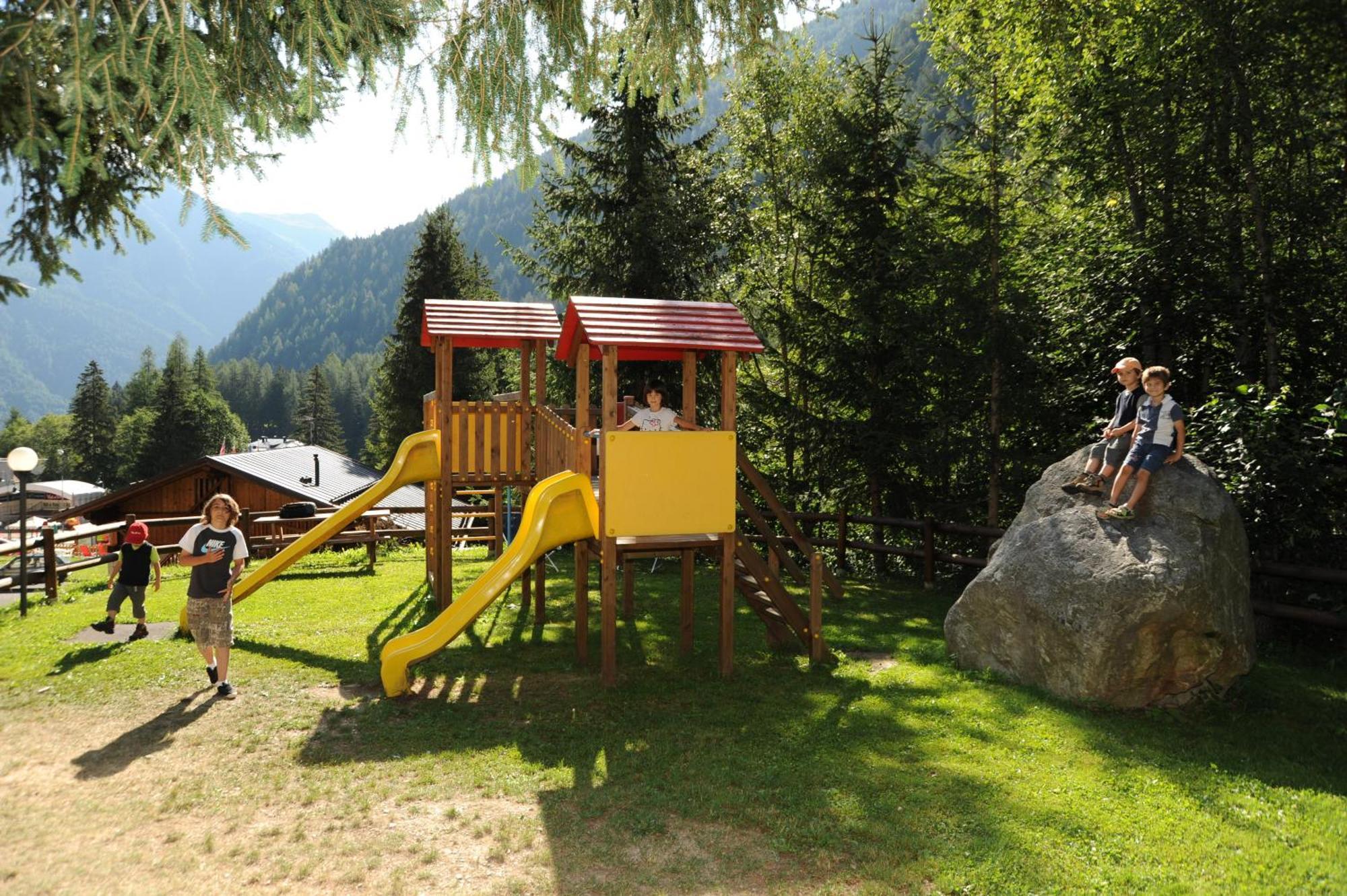 Hotel Alpino Wellness & Spa 페이오 폰티 외부 사진